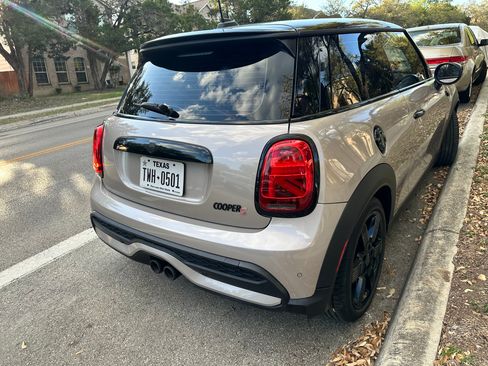 Used 2024 MINI Cooper S w/ Signature Upholstery Package image 8