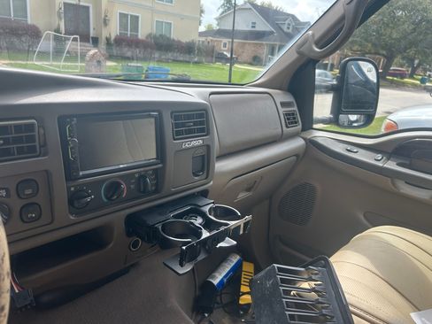 Used 2001 Ford Excursion Limited image 1