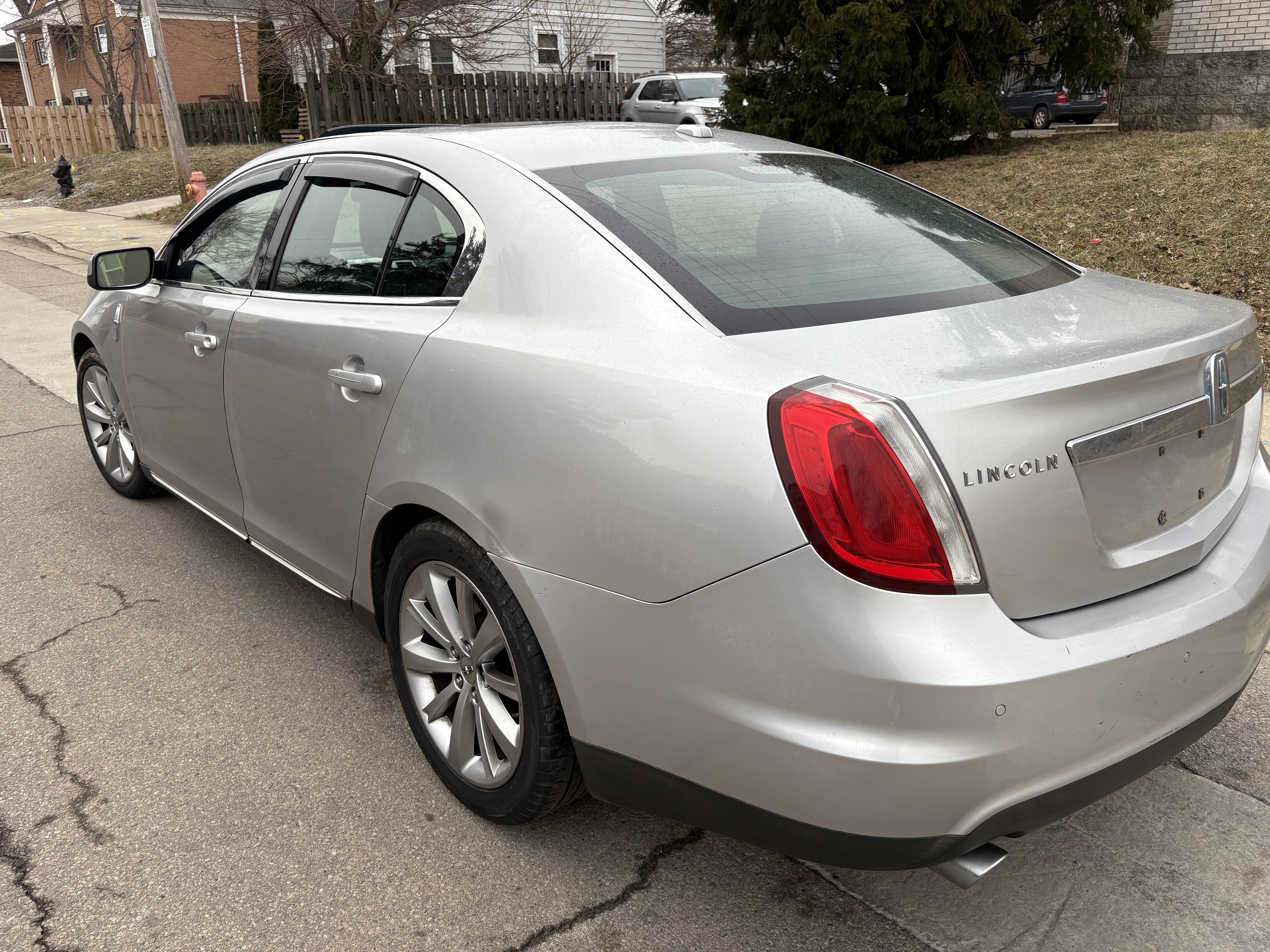 Used 2012 Lincoln MKS FWD image 8