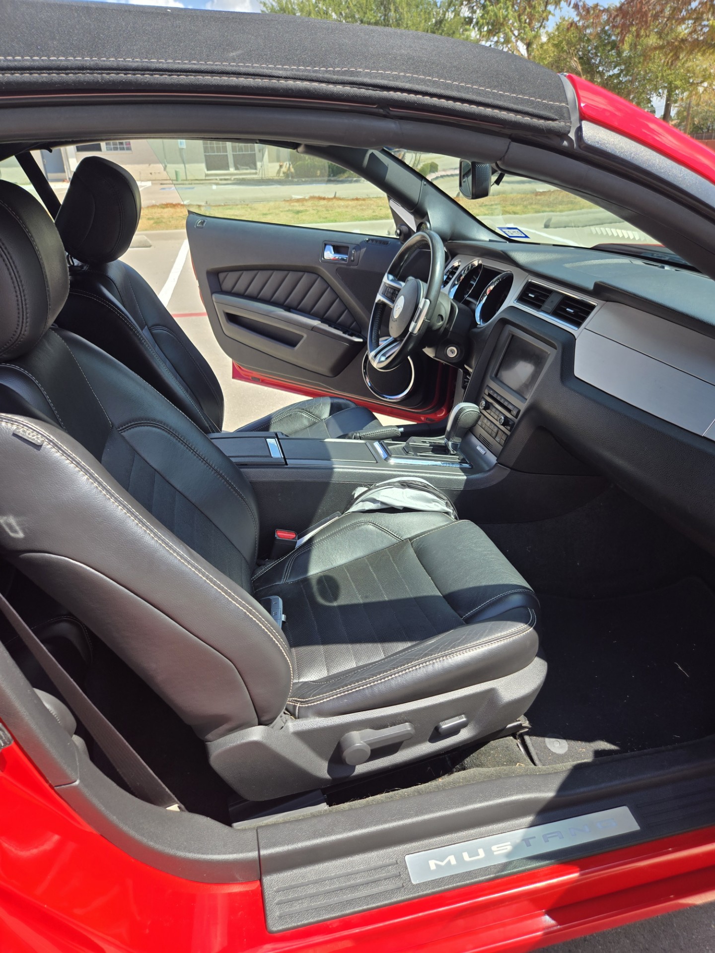 Used 2014 Ford Mustang GT w/ Electronics Package RWD image 6