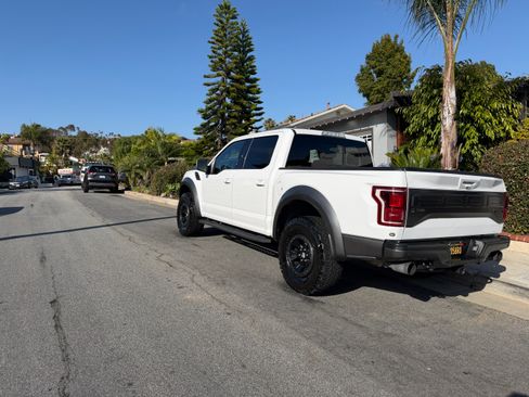 Used 2018 Ford F150 Raptor w/ Equipment Group 802A Luxury AWD/4WD image 6