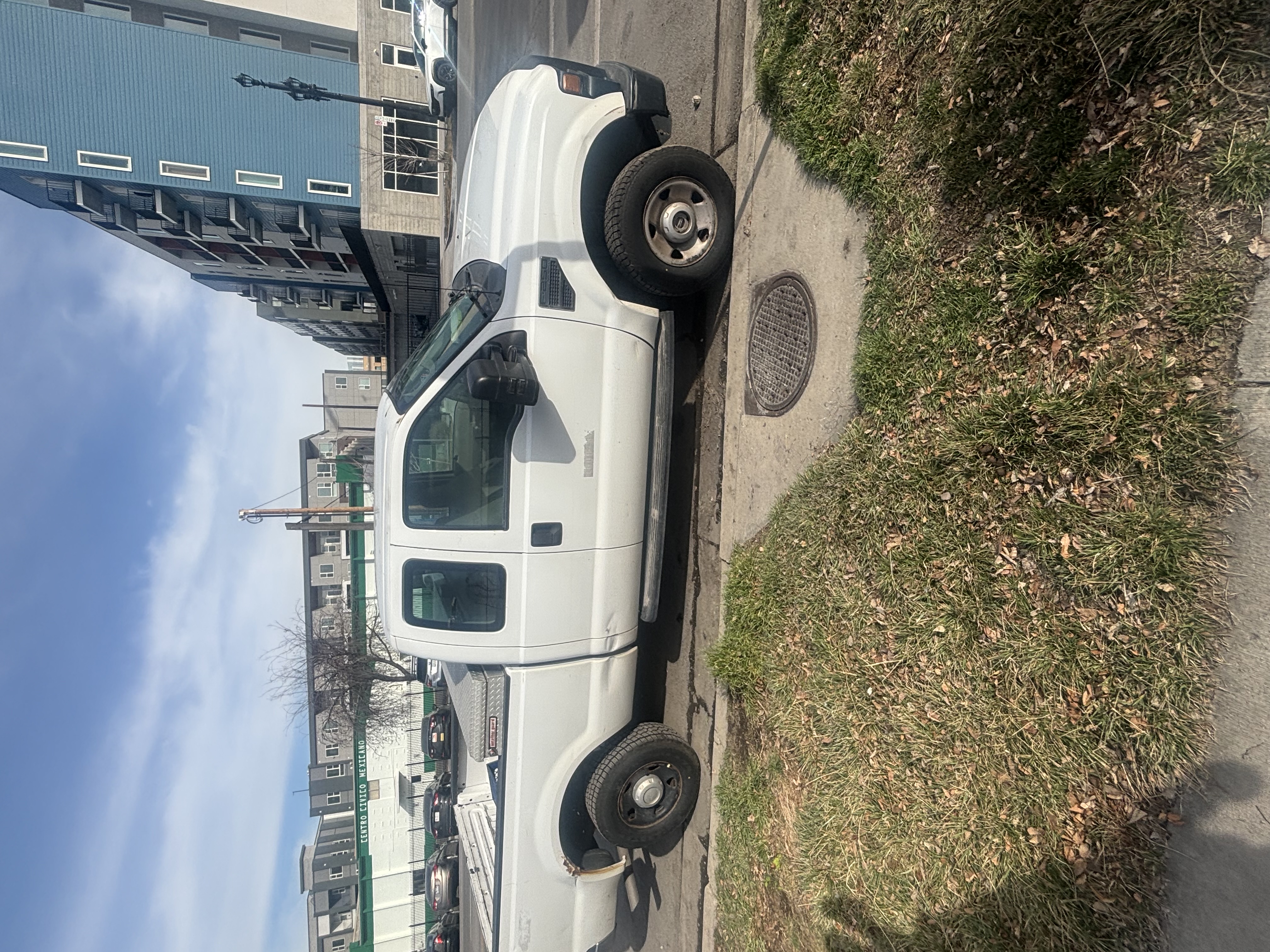 Used 2009 Ford F250 XLT AWD/4WD image 2
