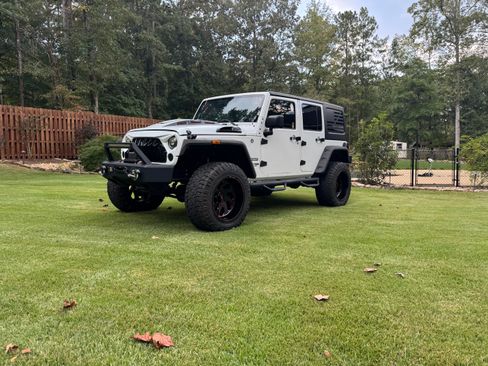 Used 2018 Jeep Wrangler Unlimited Sport S image 19