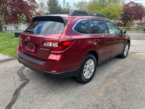 Used 2015 Subaru Outback 2.5i Premium AWD/4WD image 5