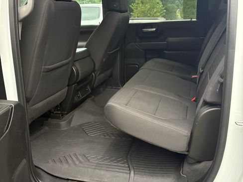 Used 2023 Chevrolet Silverado 2500 LT AWD/4WD image 11