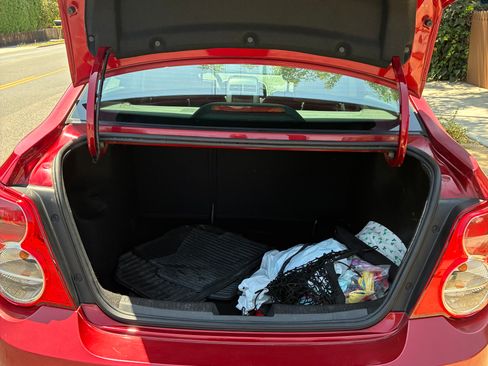 Used 2013 Chevrolet Sonic LT FWD image 9
