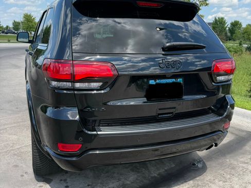 Used 2021 Jeep Grand Cherokee Laredo X AWD/4WD image 5