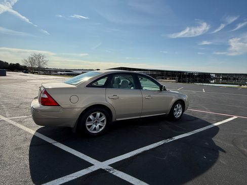 Used 2007 Ford Five Hundred SEL image 8