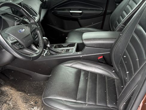 Used 2017 Ford Escape Titanium image 6