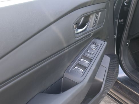 Used 2025 Honda Accord EX-L image 17