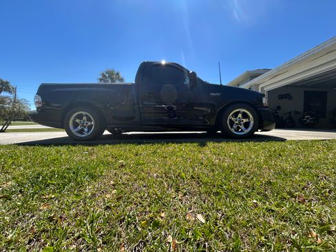 Used 2004 Ford F150 Lightning image 13