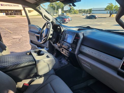 Used 2022 Ford F250 XLT image 6