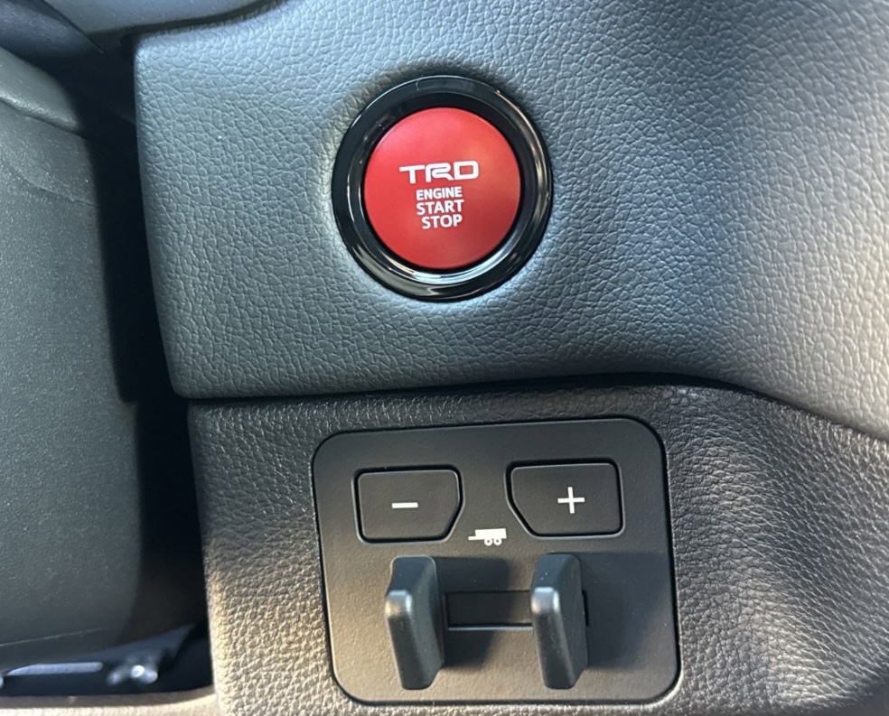 Used 2025 Toyota Tundra Limited w/ TRD Off-Road Package AWD/4WD image 9