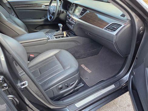 Used 2018 Genesis G80 3.8 w/ Option Group 02 image 5