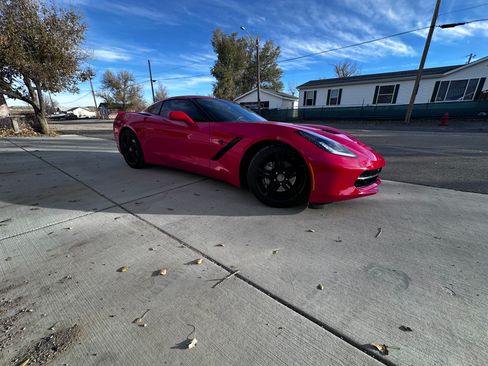 Used 2016 Chevrolet Corvette Stingray Coupe RWD image 2