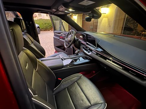 Used 2021 Cadillac Escalade ESV Sport w/ Driver Assist Tech Package image 9