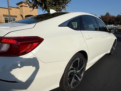 Used 2019 Honda Accord Sport image 12