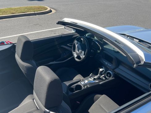 Used 2019 Chevrolet Camaro LT image 4