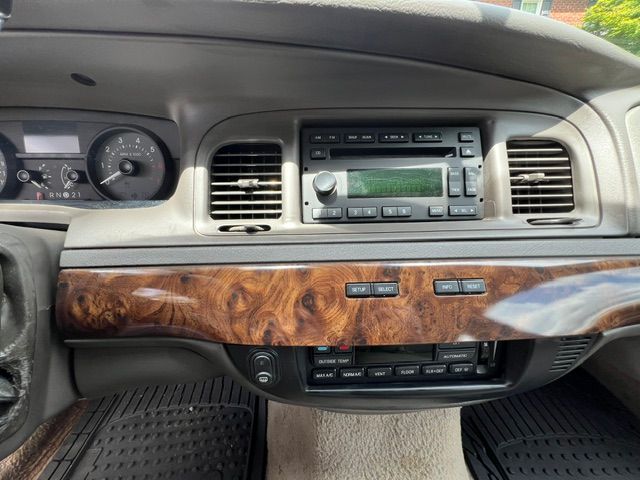 Used 2006 Mercury Grand Marquis LS RWD image 4