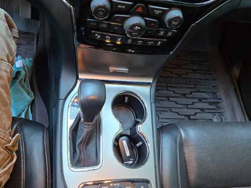 Used 2019 Jeep Grand Cherokee Trailhawk w/ Trailhawk Luxury Group image 24