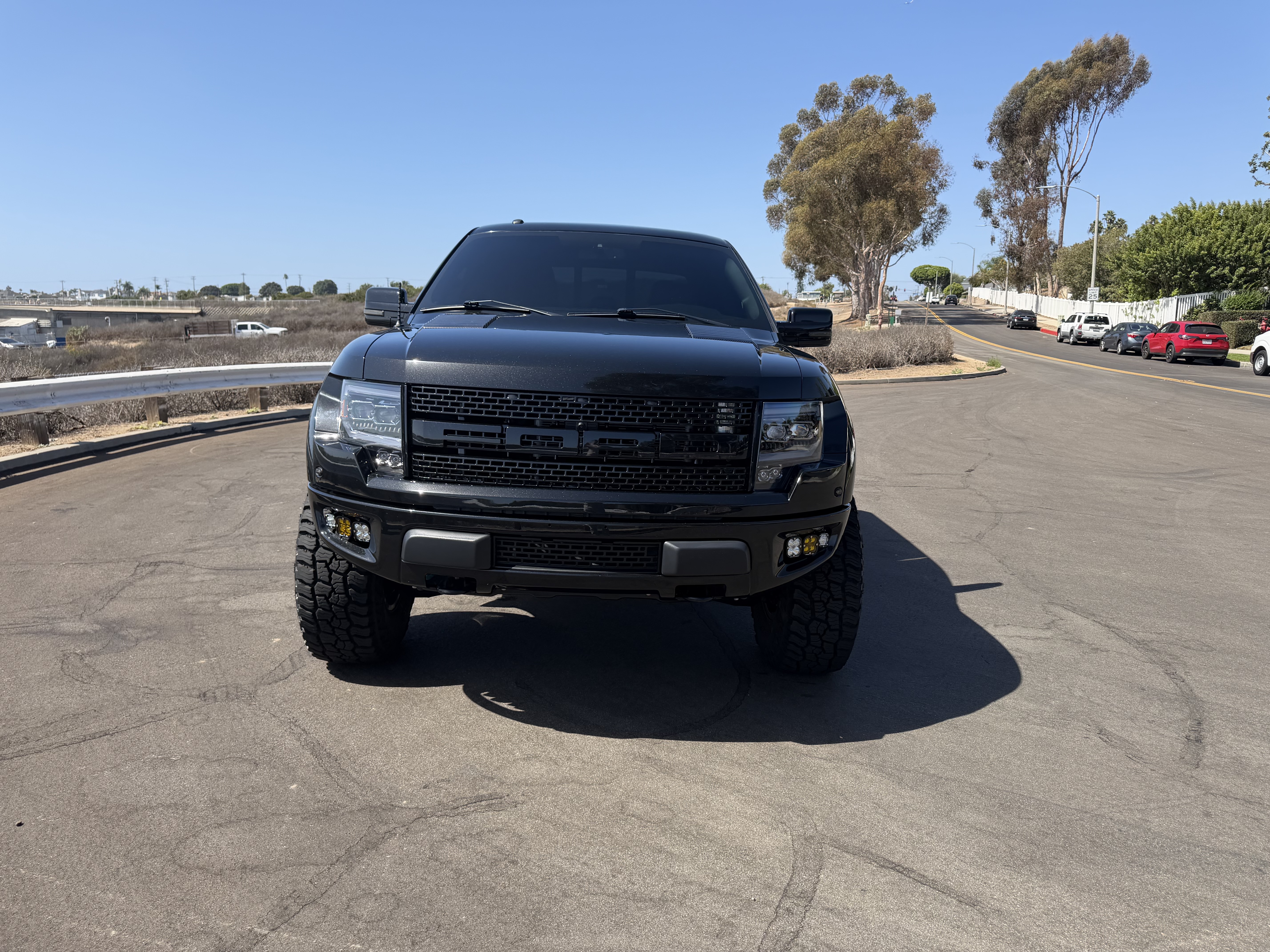 Used 2014 Ford F150 Raptor w/ Equipment Group 801A Luxury AWD/4WD image 4