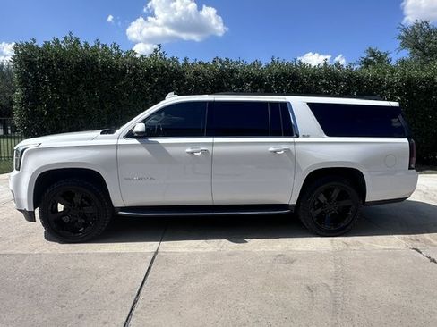 Used 2018 GMC Yukon XL SLT w/ Open Road Package AWD/4WD image 2