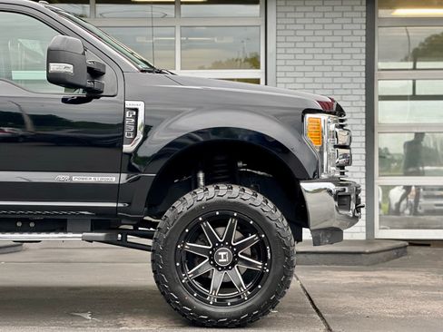 Used 2017 Ford F250 Lariat w/ Lariat Value Package image 4