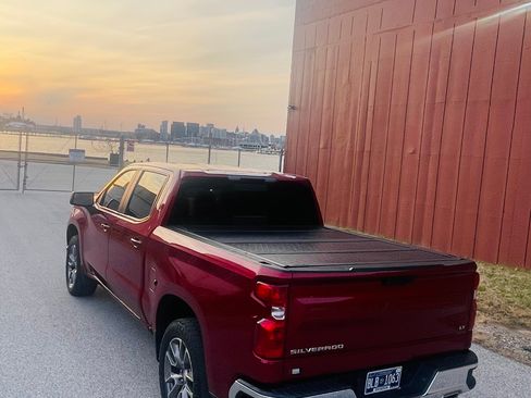 Used 2021 Chevrolet Silverado 1500 LT w/ All Star Edition Plus image 2