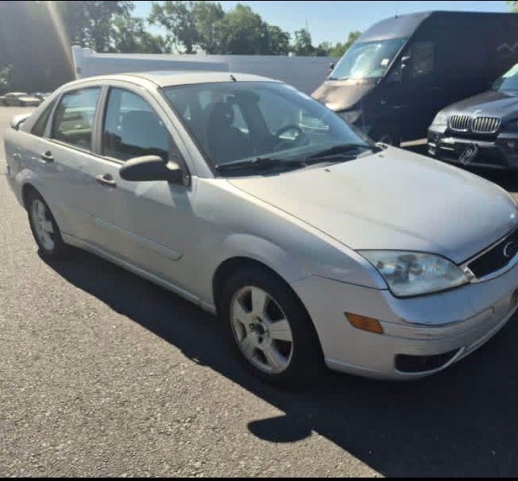 Used 2007 Ford Focus SES FWD image 5