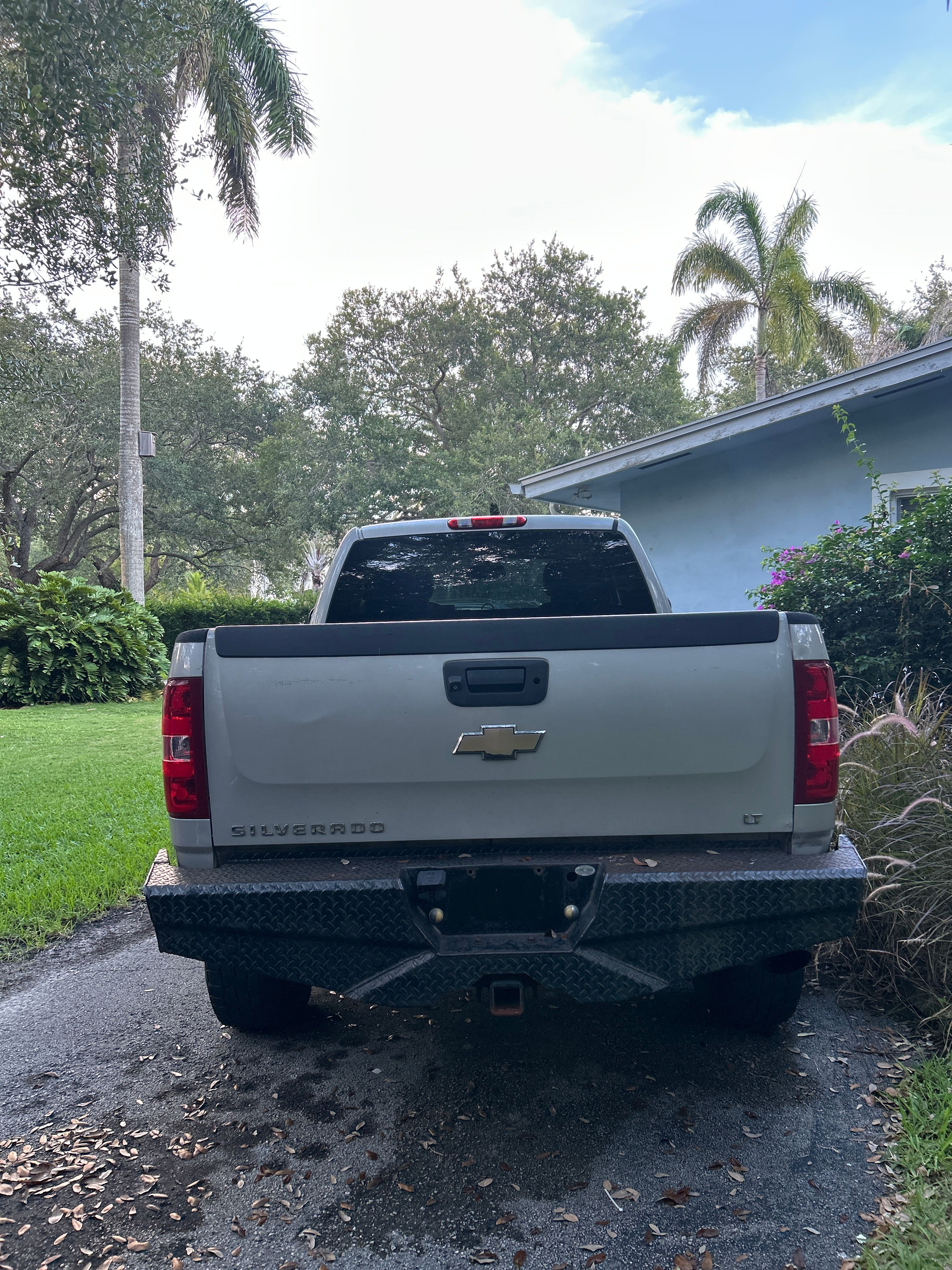 Used 2009 Chevrolet Silverado 2500 LT w/ Exterior Plus Package AWD/4WD image 5