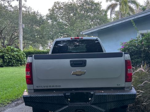 Used 2009 Chevrolet Silverado 2500 LT w/ Exterior Plus Package image 6