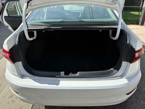 Used 2019 Volkswagen Jetta S image 5