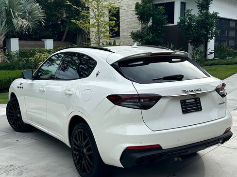 Used 2022 Maserati Levante GT image 4
