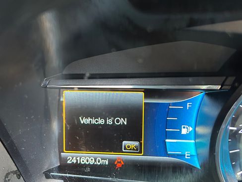 Used 2018 Ford Explorer XLT w/ Equipment Group 202A AWD/4WD image 16