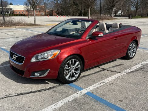 Used 2013 Volvo C70 T5 image 1