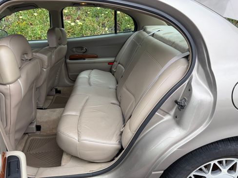 Used 2000 Buick Le Sabre Custom w/ Luxury Opt Pkg image 8