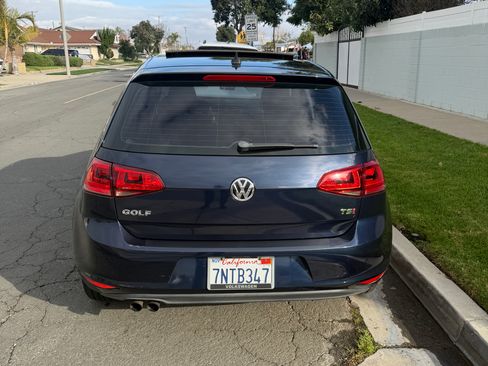 Used 2016 Volkswagen Golf S image 11