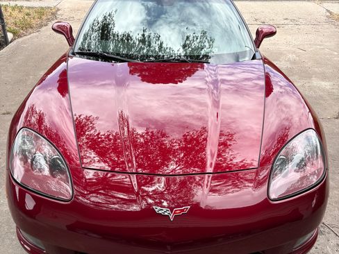 Used 2006 Chevrolet Corvette Coupe w/ Preferred Equipment Group RWD image 1