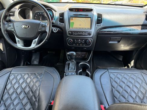 Used 2014 Kia Sorento EX w/ EX V6 Touring Package AWD/4WD image 14