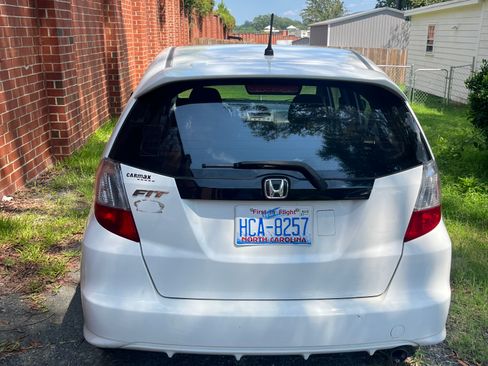 Used 2011 Honda Fit Sport image 6