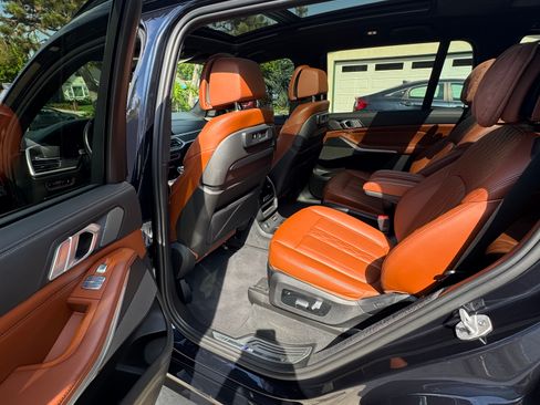 Used 2021 BMW X7 xDrive40i w/ M Sport Package image 14