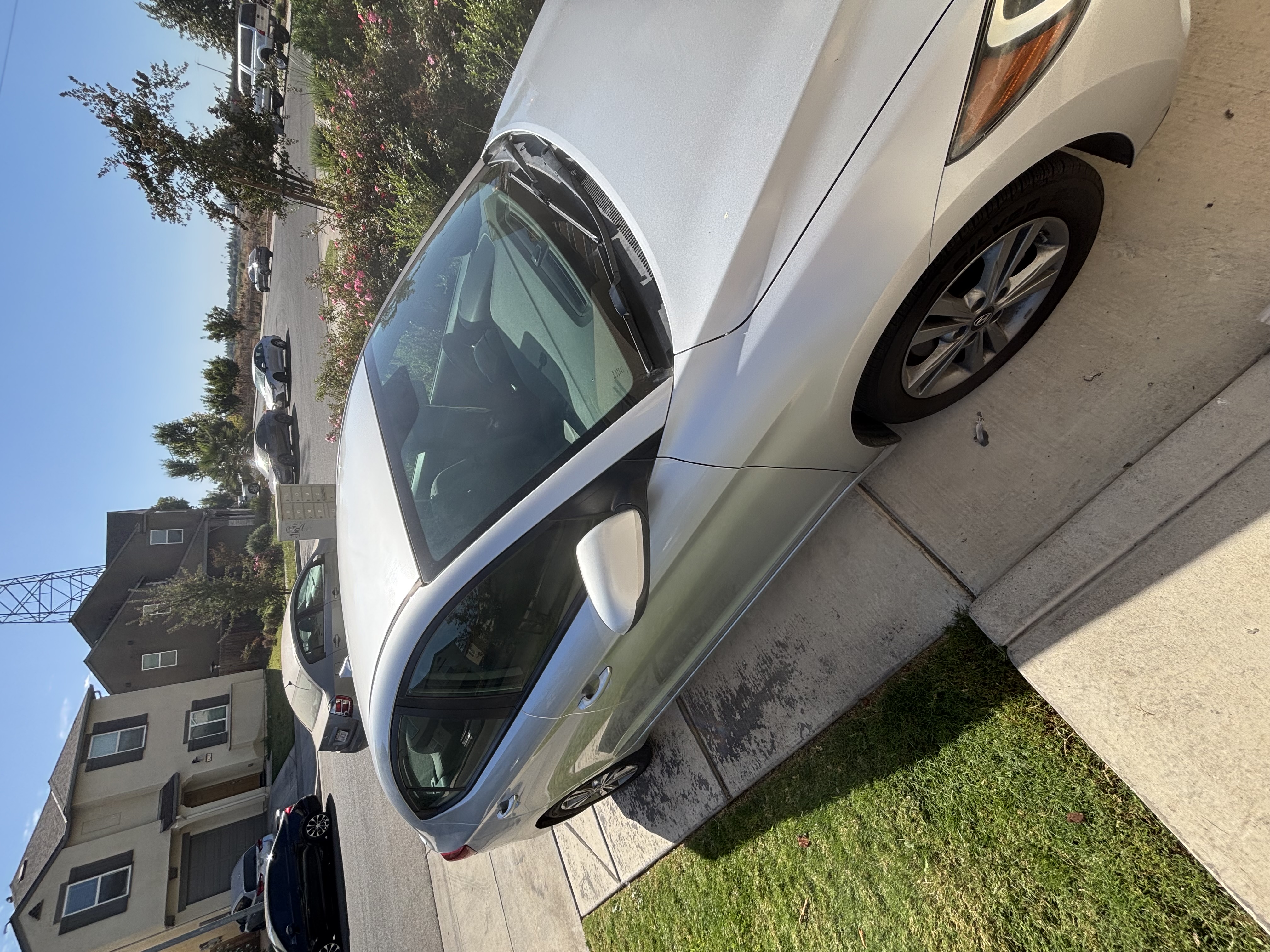 Used 2017 Hyundai Elantra SE FWD image 1