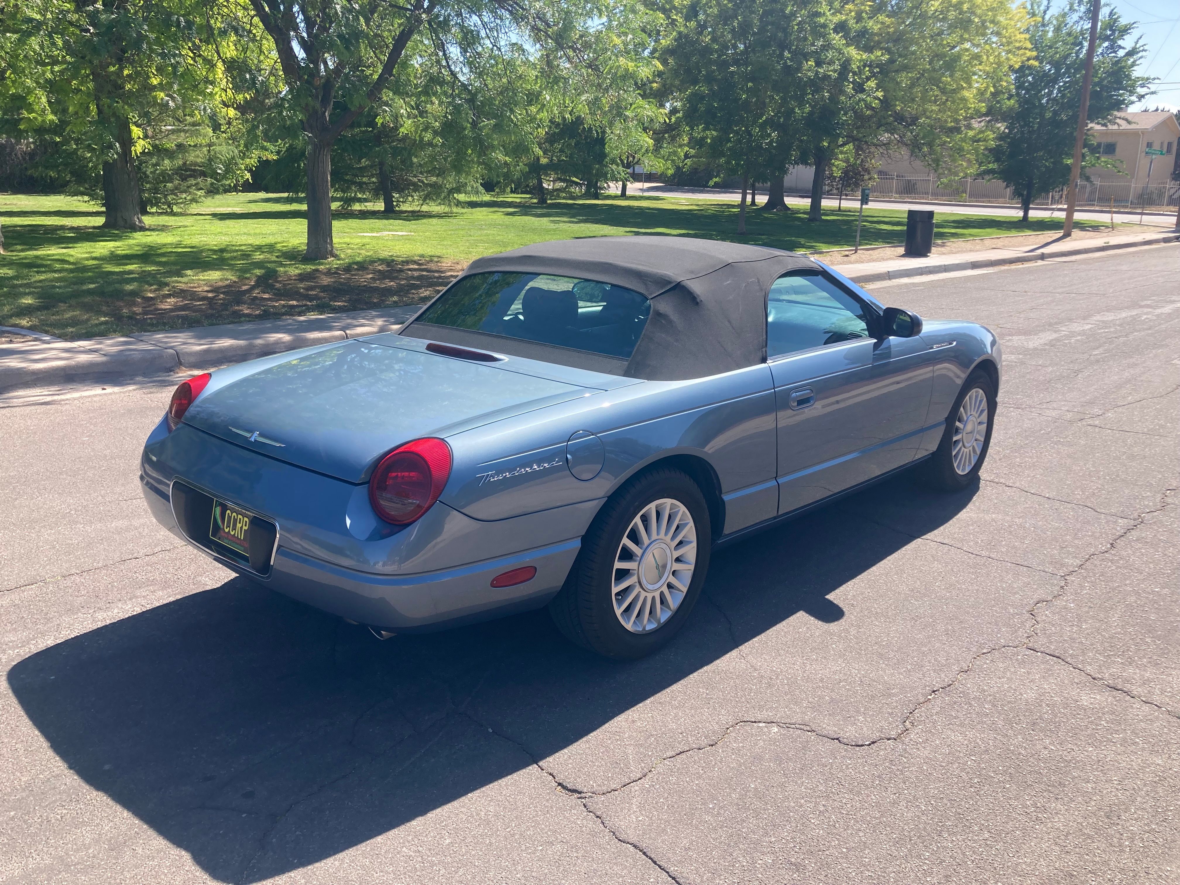 Used 2005 Ford Thunderbird RWD image 14