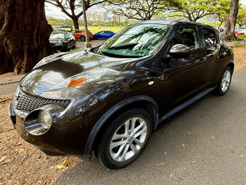 Used 2011 Nissan Juke SV FWD image 4