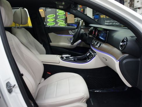 Used 2017 Mercedes-Benz E 400 4MATIC Wagon image 19