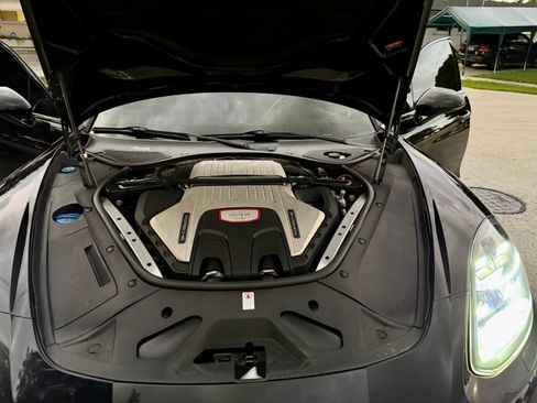 Used 2018 Porsche Panamera Turbo w/ Sport Package image 19