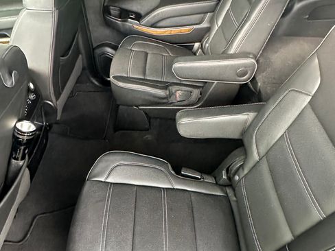 Used 2020 GMC Yukon XL Denali w/ Denali Premium Package image 16