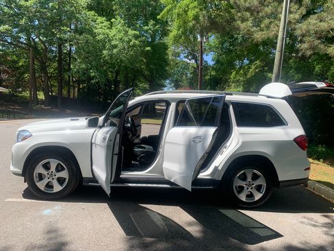 Used 2019 Mercedes-Benz GLS 450 4MATIC image 6