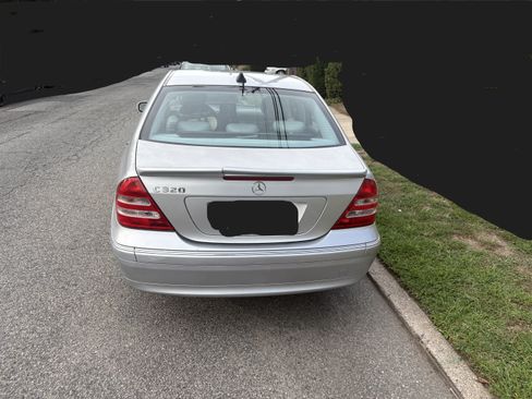 Used 2001 Mercedes-Benz C 320 Sedan image 17