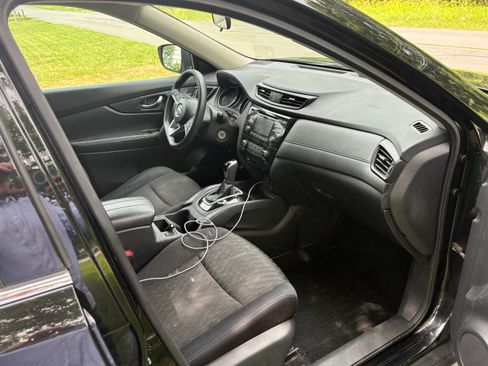 Used 2017 Nissan Rogue S AWD/4WD image 6